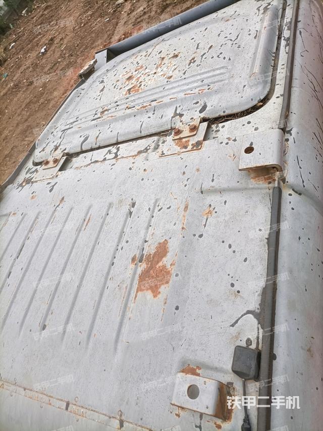 駕駛室頂部俯視（上車(chē)部件）