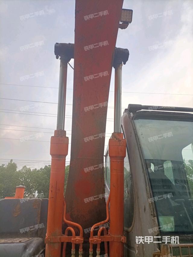 大臂油缸整體?豎拍（工作和回轉(zhuǎn)裝置）