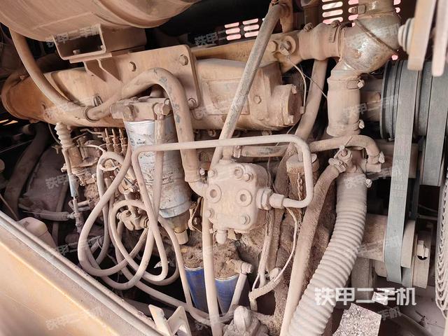 發(fā)動(dòng)機(jī)左側(cè)（整機(jī)外觀及大件）