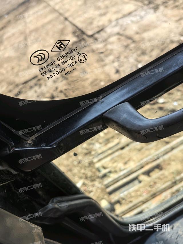 后窗玻璃角標(biāo)（駕駛室部分）