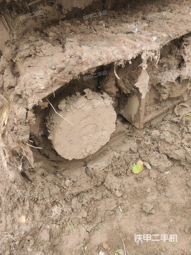 左驅(qū)動輪（行走機(jī)構(gòu)）