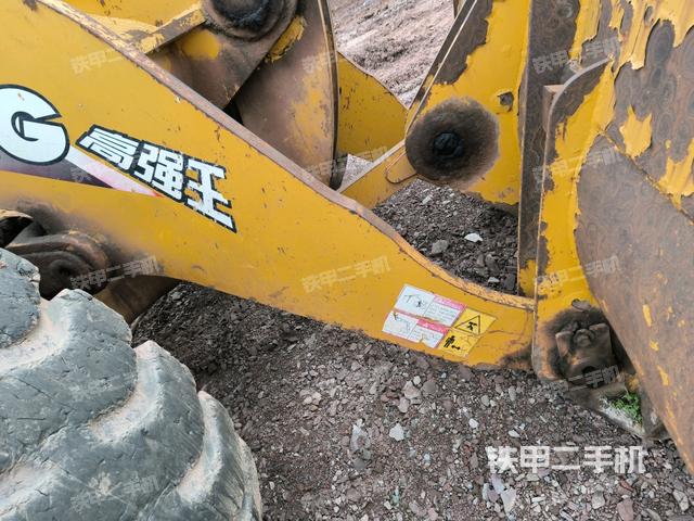 鏟斗油缸側(cè)面（工作裝置）