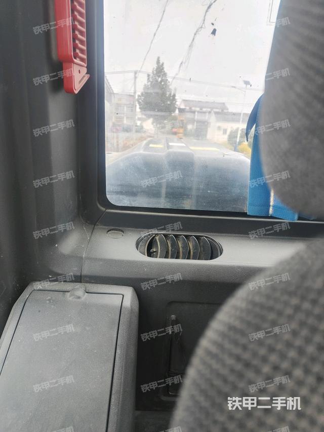 后窗玻璃角標(biāo)（駕駛室部分）