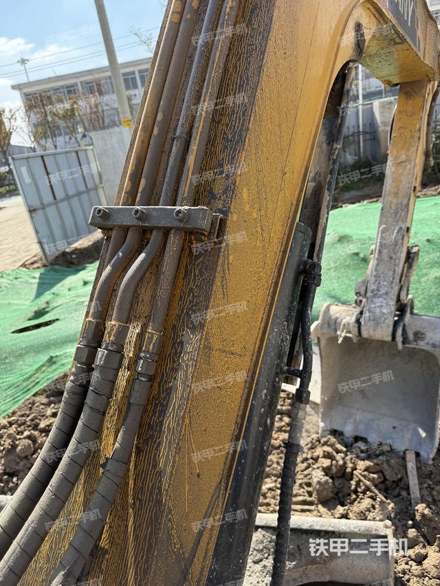 大臂背部俯視（工作和回轉(zhuǎn)裝置）