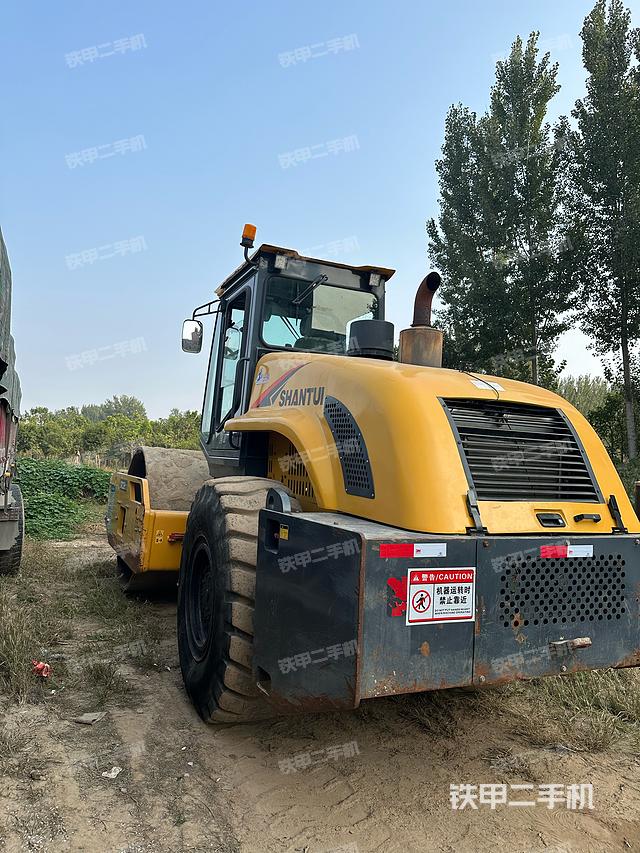 整机左侧（设备外观及核心部件）