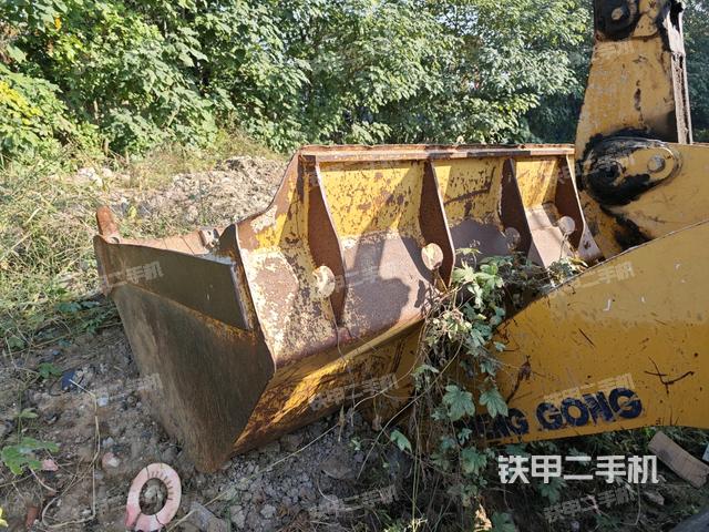 工作裝置整體（整機(jī)外觀及大件）