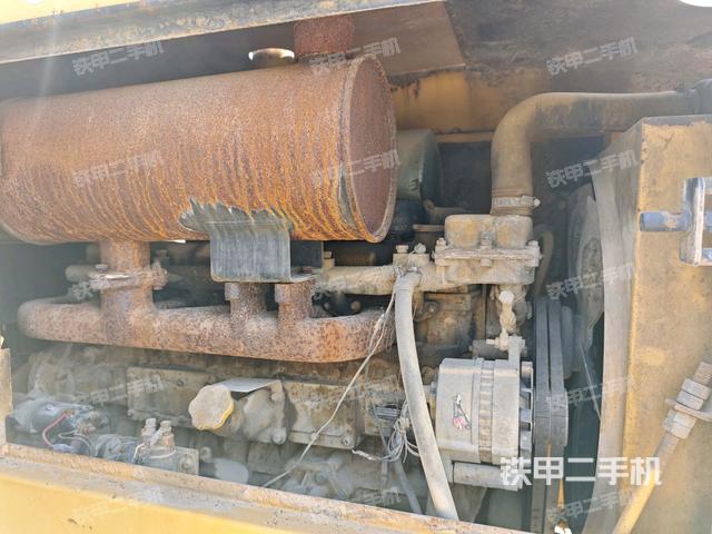 發(fā)動(dòng)機(jī)右側(cè)（整機(jī)外觀及大件）