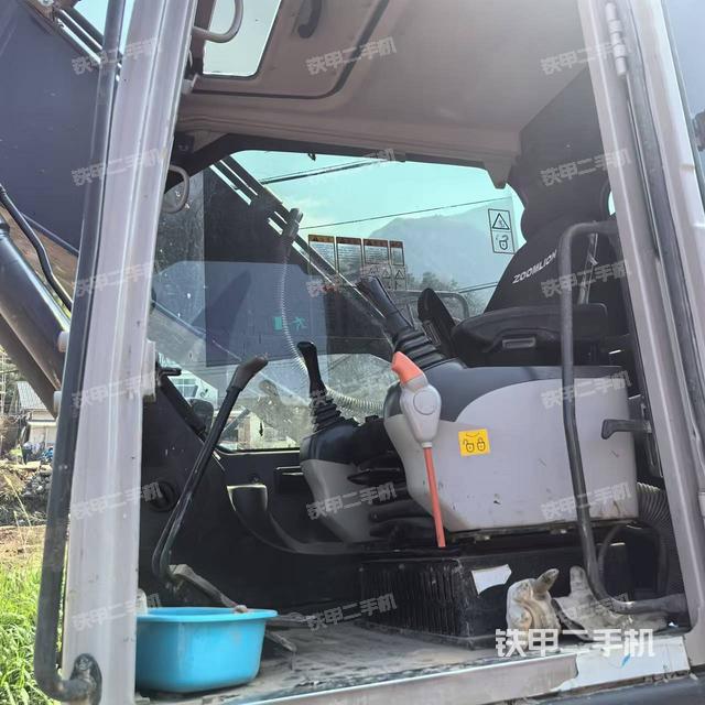 駕駛室整體（整機(jī)外觀）