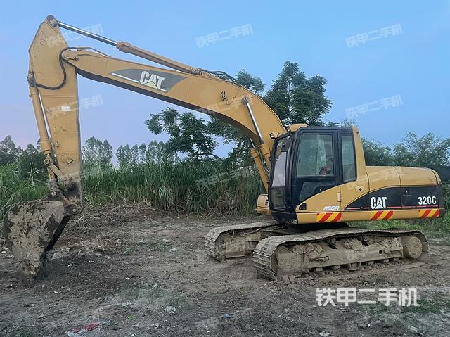 卡特彼勒320C挖掘机