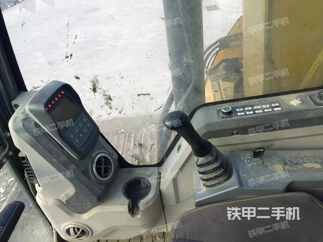 徐工XE75DA挖掘机的设备实拍-第9张实拍照片