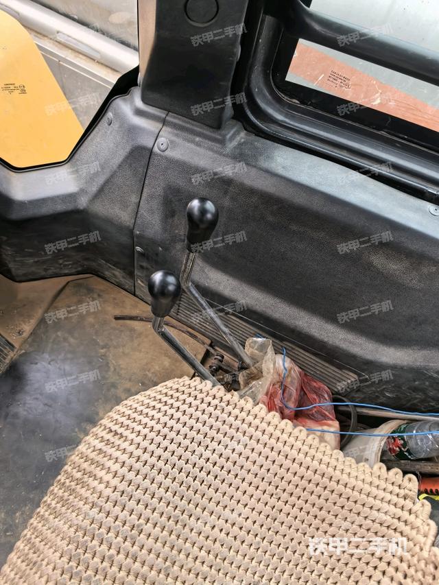 操作桿  檔位（駕駛室部分）