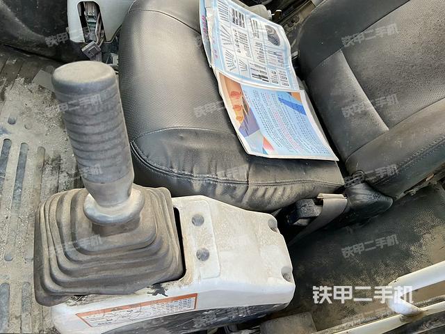 座椅左側(cè)控制臺/音響/含左手柄（駕駛室部分）