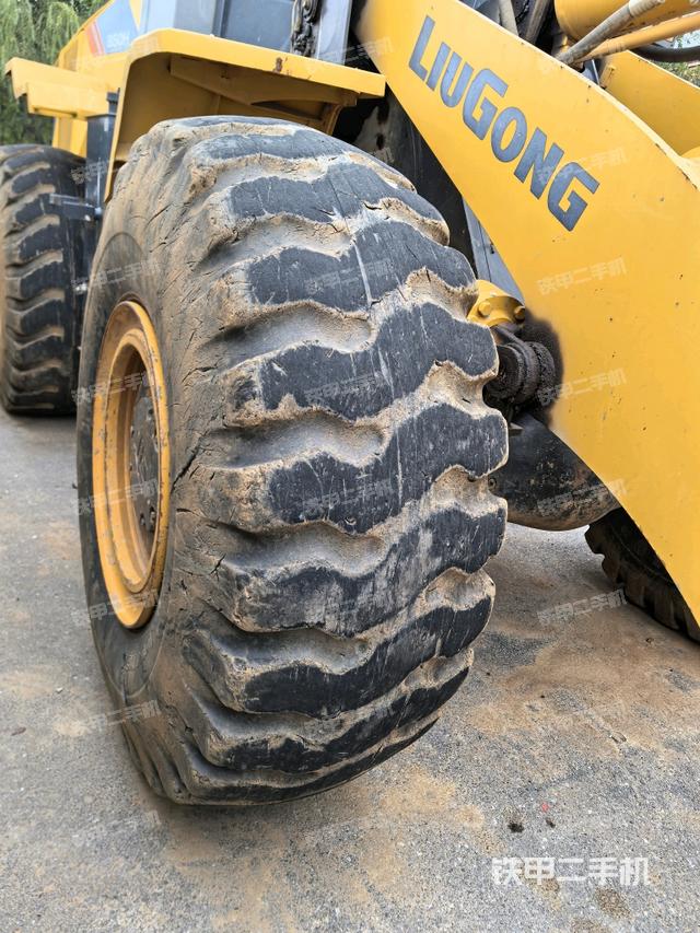 右前輪（行走機構(gòu)）