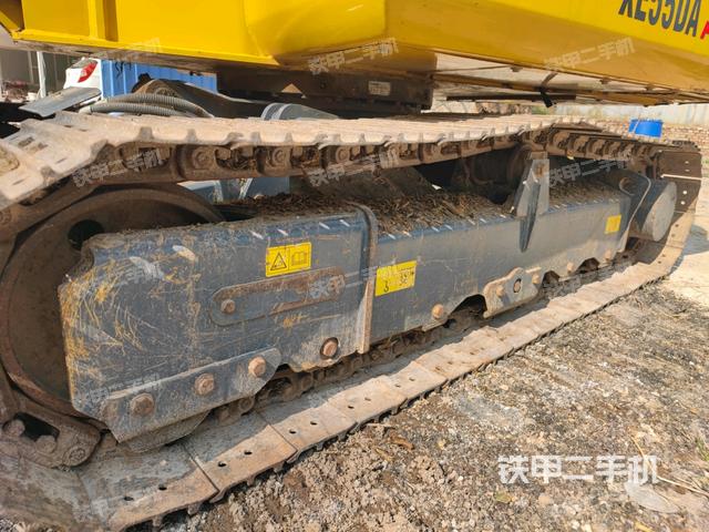 右側(cè)履帶整體?(行走機構(gòu)) 右側(cè)履帶整體?(行走機構(gòu))