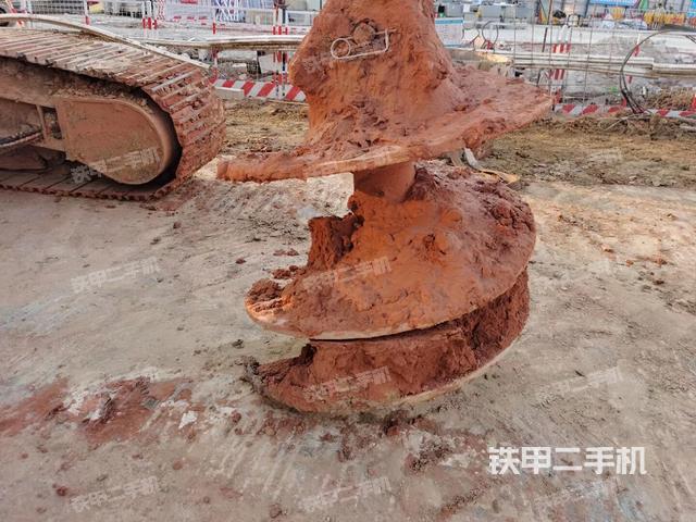 工作裝置4（工作裝置）