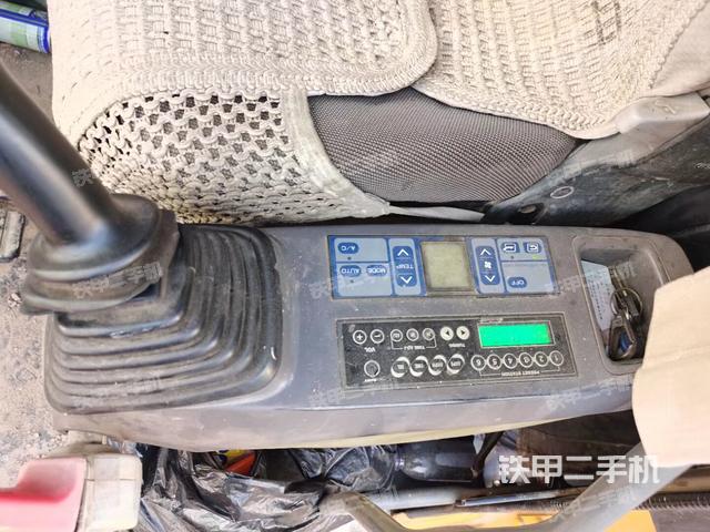 駕駛室內(nèi)部（駕駛室/操作室）