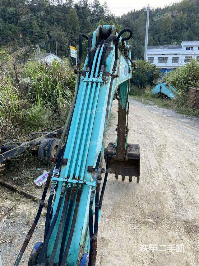 大臂背部俯視（工作和回轉(zhuǎn)裝置）