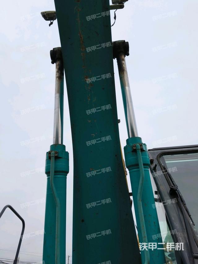 大臂油缸整體?豎拍（工作和回轉(zhuǎn)裝置）