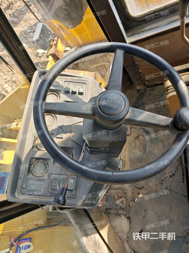 駕駛室工作臺(tái)（整機(jī)外觀及大件）