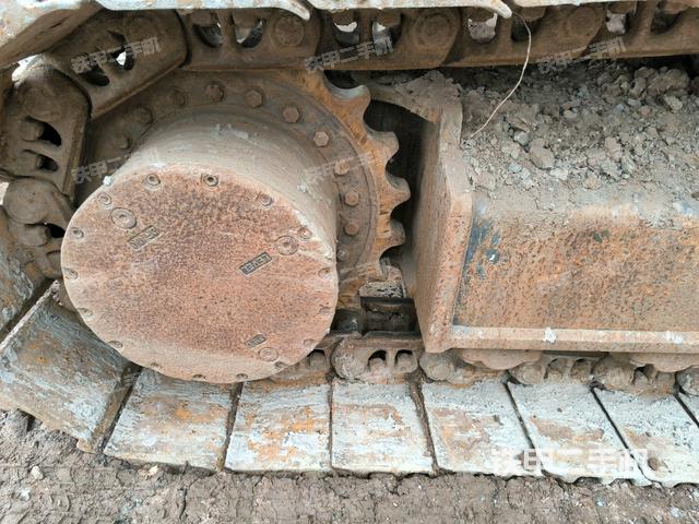 左驅(qū)動輪（行走機構(gòu)）