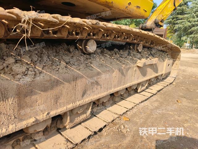右側履帶整體(行走機構) 右側履帶整體(行走機構)