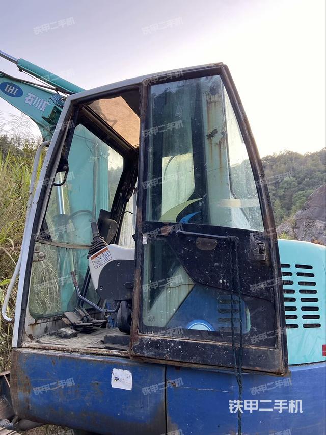 ?駕駛室正側(cè)（駕駛室部分）