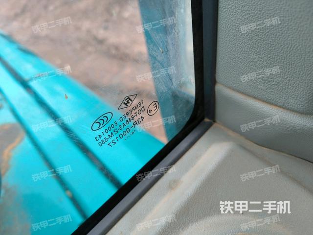 后窗玻璃角標（駕駛室部分）