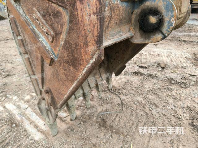 大臂背部俯視（工作和回轉(zhuǎn)裝置）