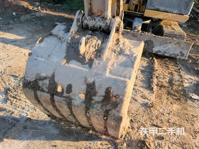 大臂整體?右側(cè)(工作和回轉(zhuǎn)裝置) 大臂整體?右側(cè)(工作和回轉(zhuǎn)裝置)