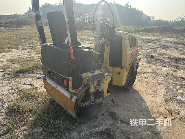 整機右后45°（設備外觀及核心部件）