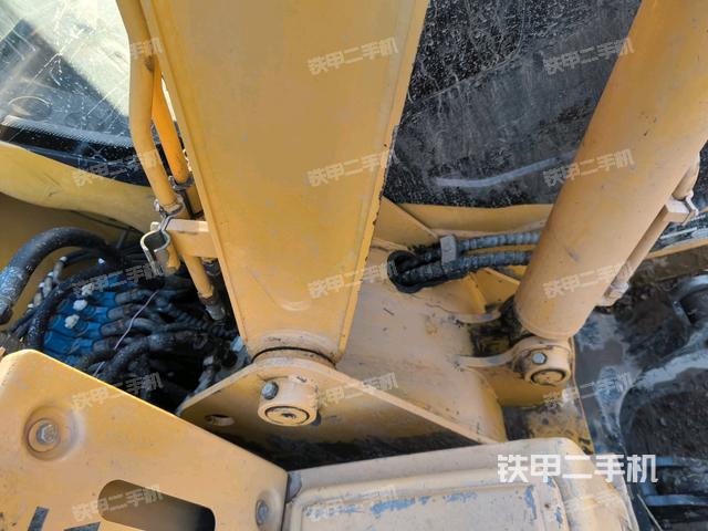 小臂整體左后(工作和回轉(zhuǎn)裝置) 小臂整體左后(工作和回轉(zhuǎn)裝置)