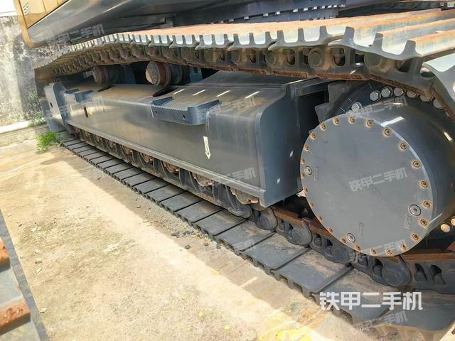 單側(cè)履帶整體（整機(jī)外觀）