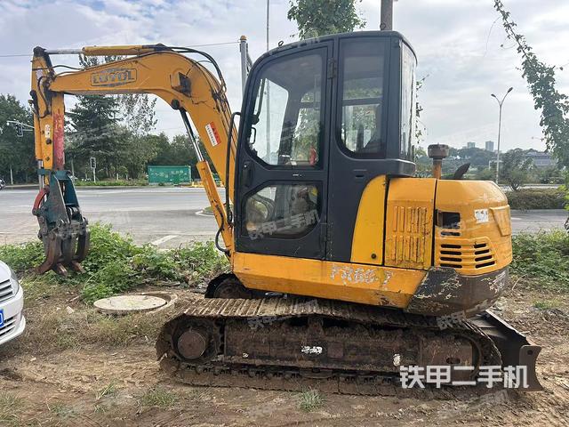 雷沃重工FR60-7挖掘機