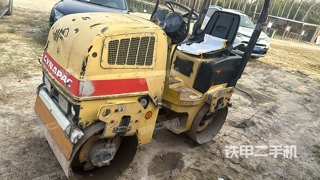 整機左側（設備外觀及核心部件）