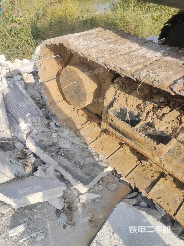 左驅(qū)動(dòng)輪（行走機(jī)構(gòu)）