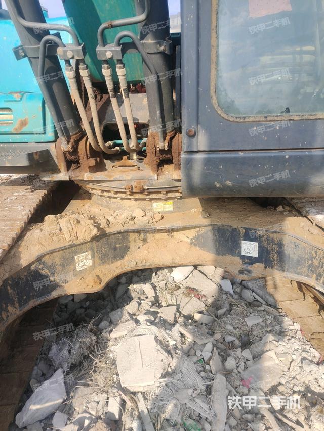 轉(zhuǎn)盤和下車架正前（工作和回轉(zhuǎn)裝置）