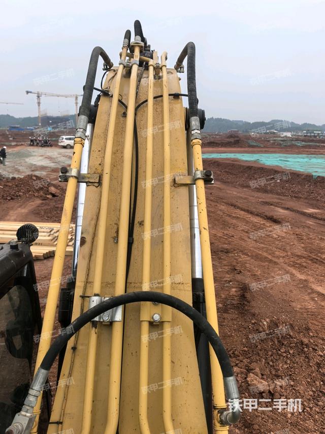 大臂背部俯視（工作和回轉(zhuǎn)裝置）