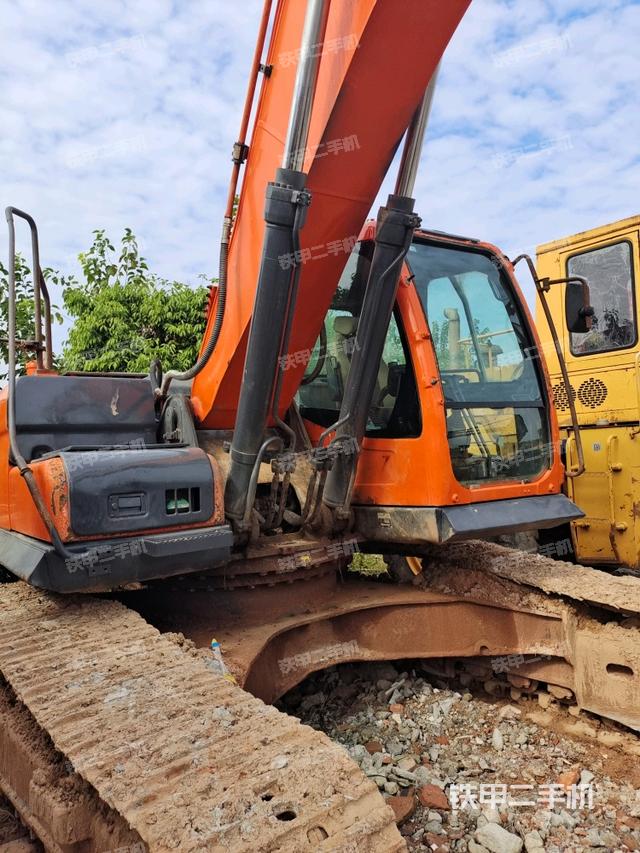 右前45(整機(jī)外觀) 右前45(整機(jī)外觀)