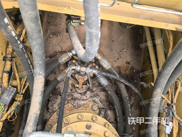 中央回轉(zhuǎn)接頭特寫（上車部件）