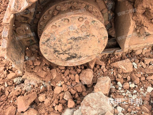 右驅(qū)動輪（行走機(jī)構(gòu)）