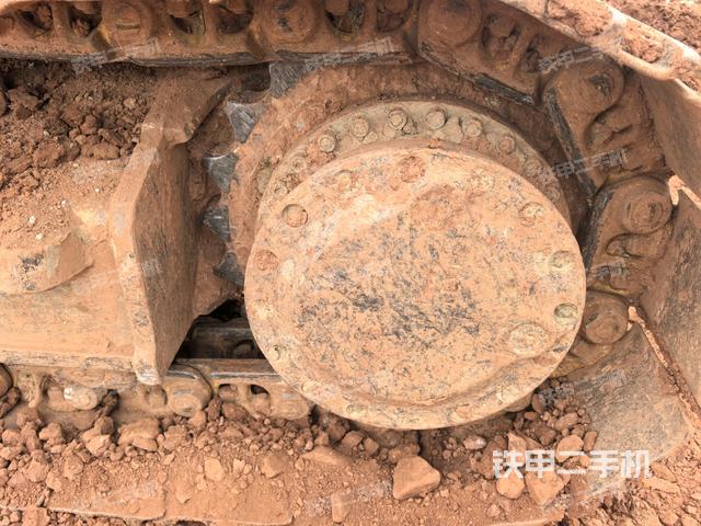 左驅(qū)動輪（行走機(jī)構(gòu)）