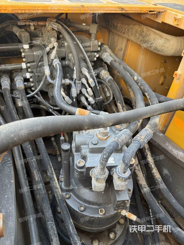 回轉(zhuǎn)馬達（上車部件）