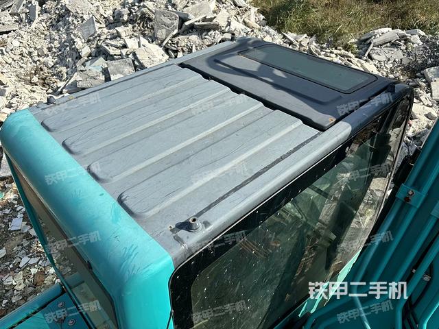 駕駛室頂部俯視（上車部件）