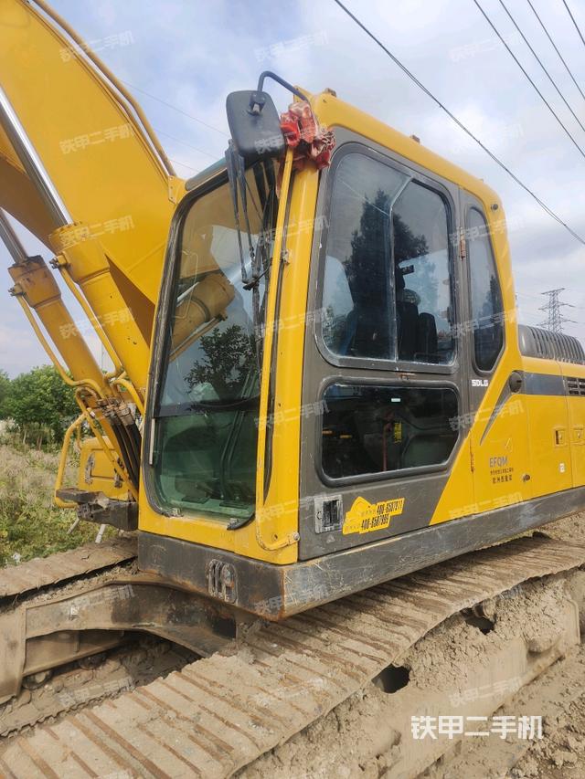 駕駛室左前45度（駕駛室部分）