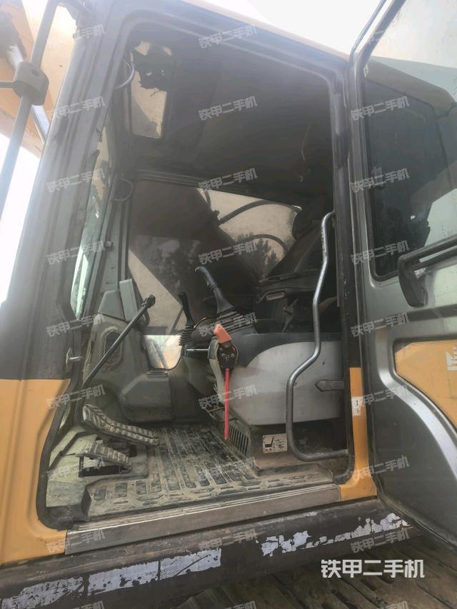 驾驶室整体（整机外观）