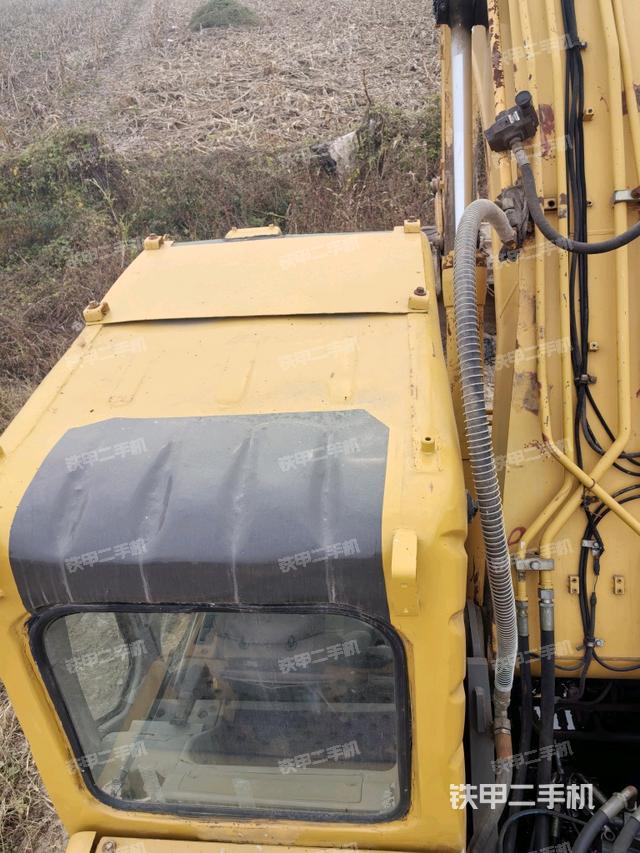 駕駛室頂部（整機外觀）