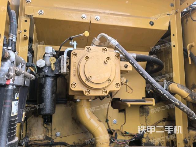 液壓泵斜45?右（大件艙室）