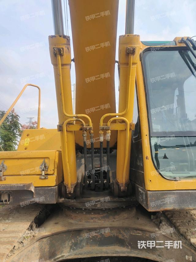 大臂油缸整體?豎拍（工作和回轉(zhuǎn)裝置）