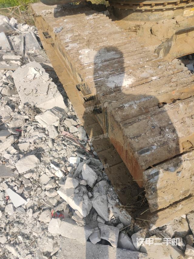 左側(cè)履帶整體?（行走機(jī)構(gòu)）