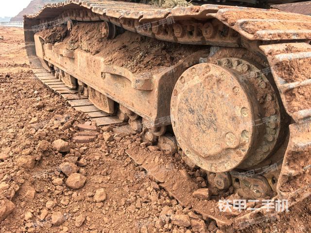 左側(cè)履帶整體?（行走機(jī)構(gòu)）